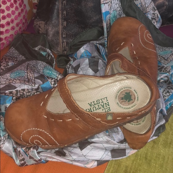 Clogs - Picture 5 of 7